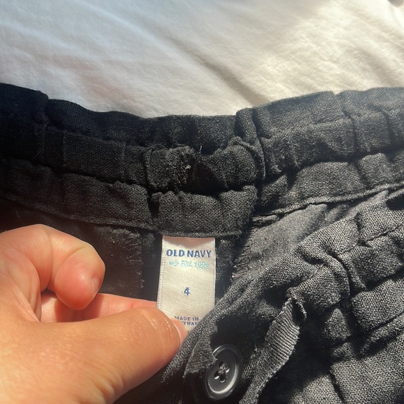 OldNavy Women's Black Linen Shorts - Picture 2 of 7